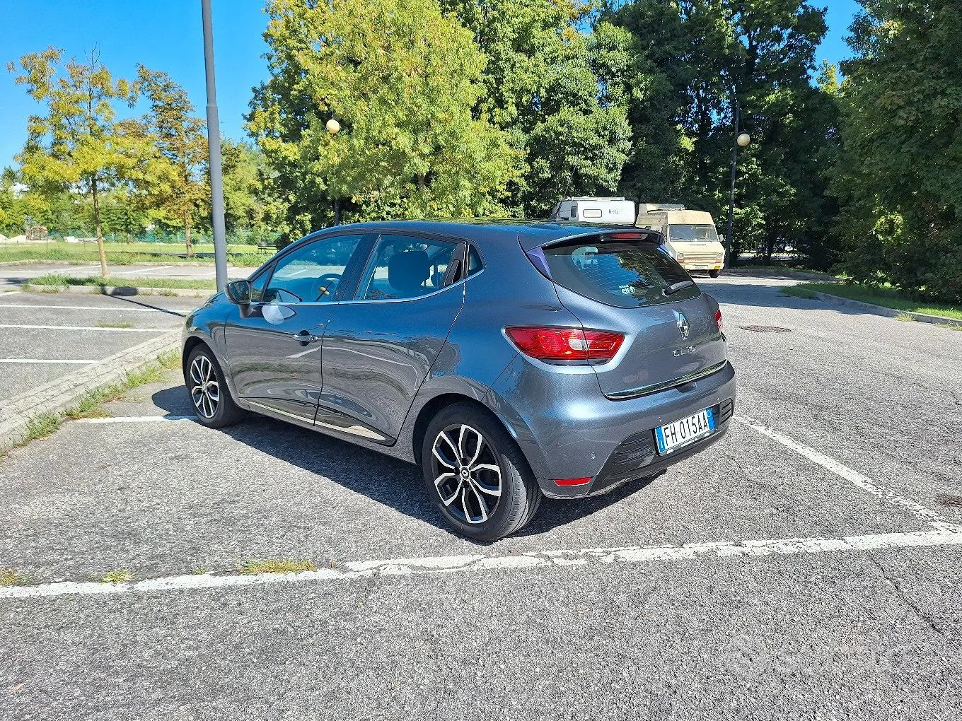 Renault Clio 2016 photo 2
