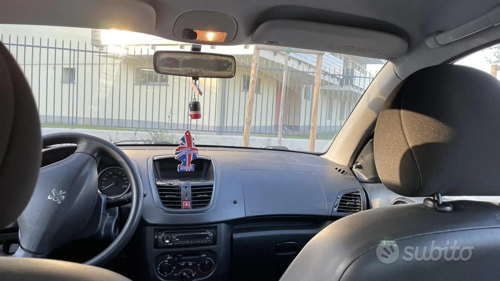 Peugeot 206 2010 photo 2