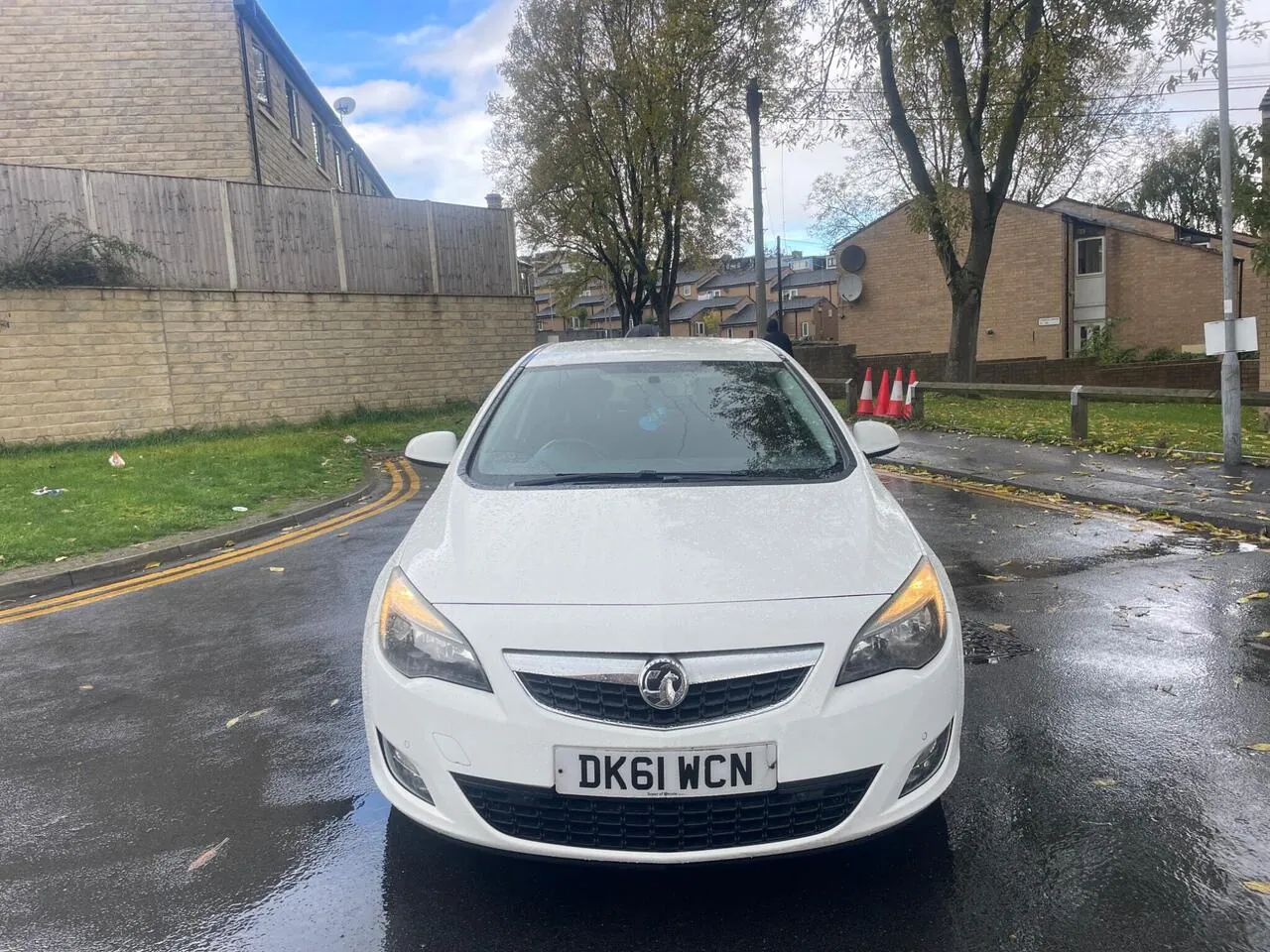 Vauxhall Astra 2011 photo 2