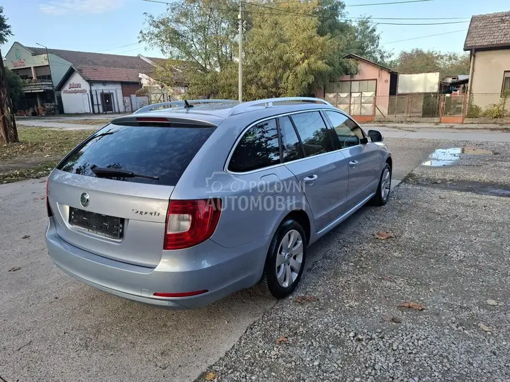 Skoda Superb 2010 photo 2