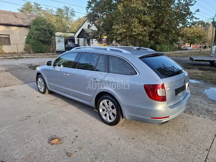 Skoda Superb 2010 photo 3