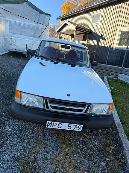 Saab 900