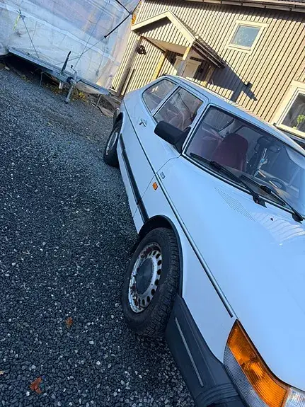 Saab 900 1987 photo 2