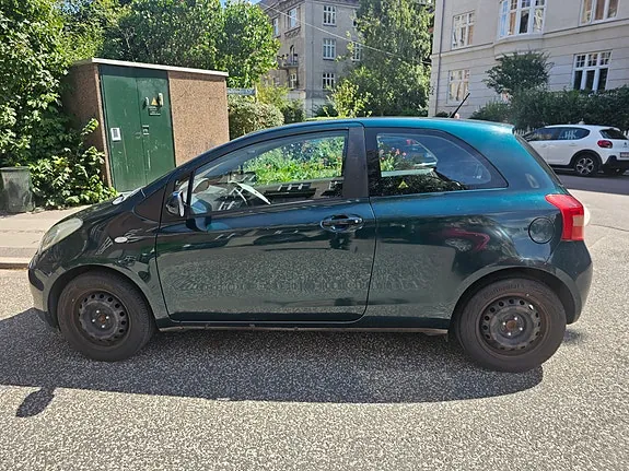 Toyota Yaris 2006 photo 2
