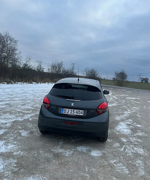 Peugeot 208 2016 photo 4