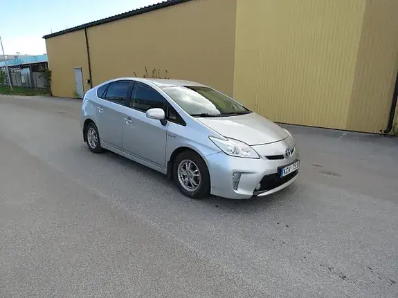 Toyota Prius 2013 photo 2