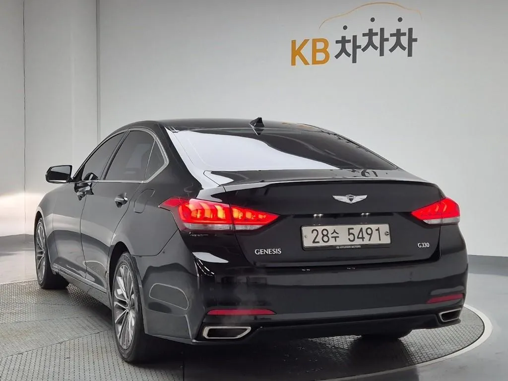 Hyundai Genesis 2014 photo 2