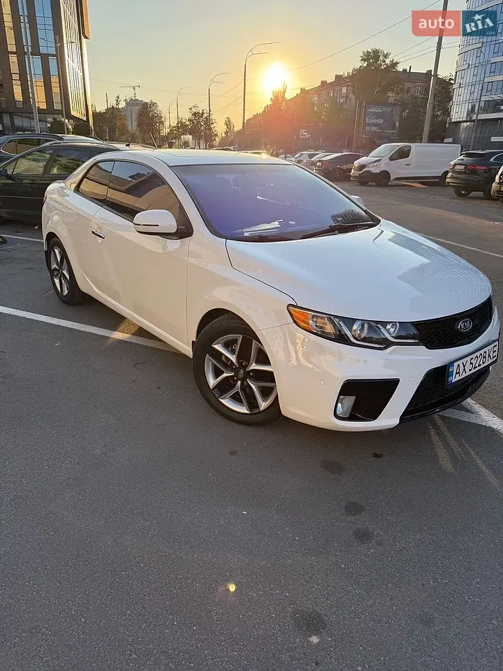 Kia Cerato Koup 2012 photo 4