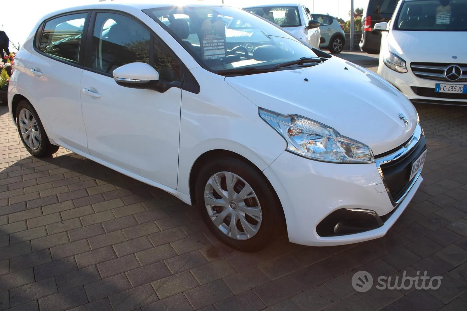 Peugeot 208 2017 photo 3