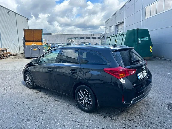 Toyota Auris 2015 photo 3