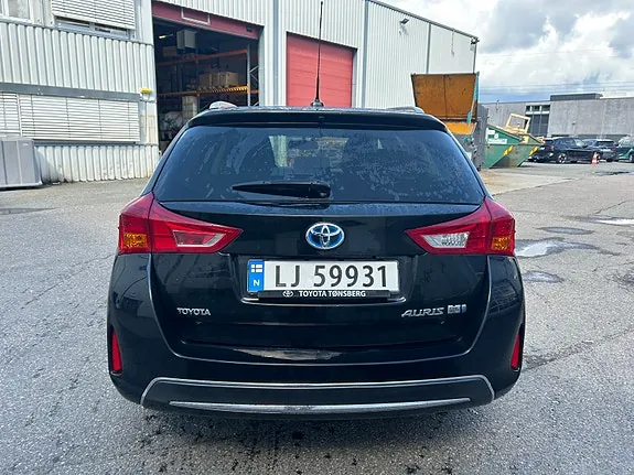 Toyota Auris 2015 photo 2