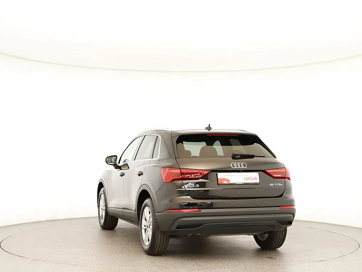 Audi Q3 2023 photo 3