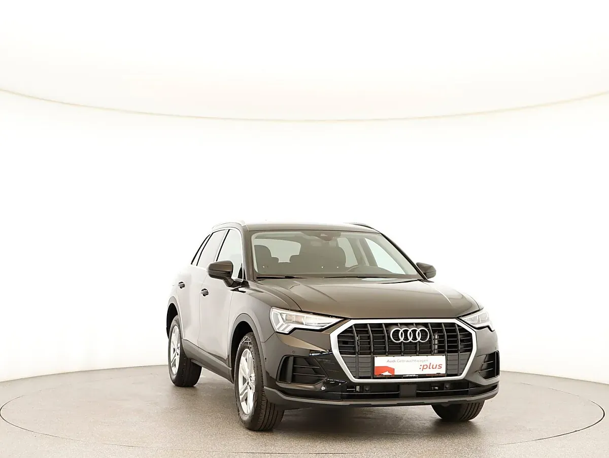 Audi Q3 2023 photo 2
