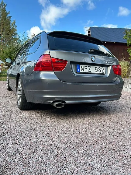 BMW 320D 2009 photo 4