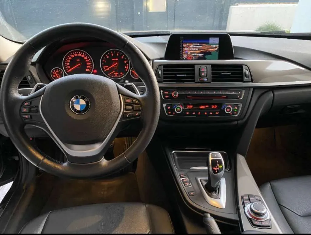 BMW 3 Series 2013 photo 3