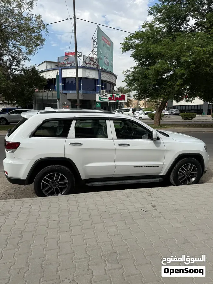 Jeep Grand Cherokee 2019 photo 2