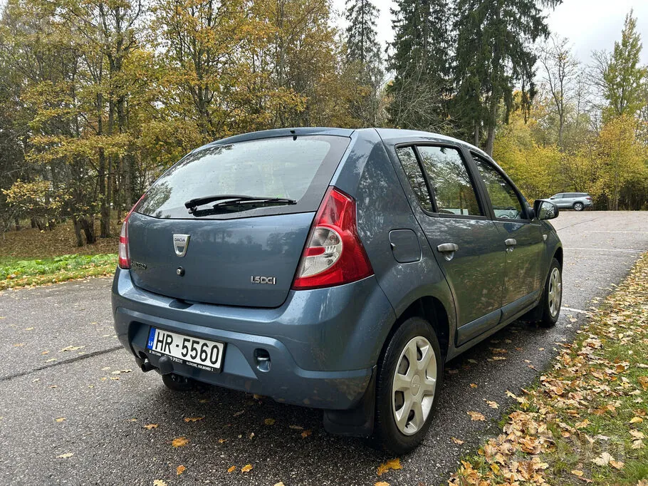 Dacia Sandero 2011 photo 4