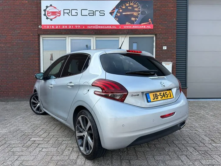 Peugeot 208 2016 photo 2