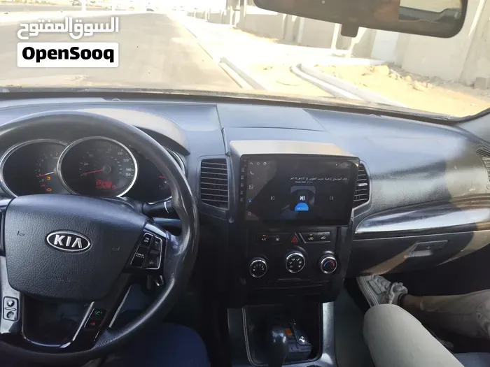 Kia Sorento 2012 photo 2
