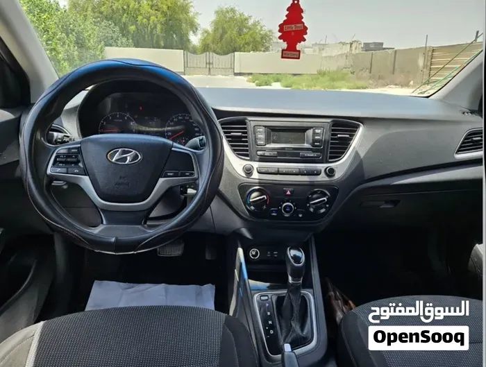 Hyundai Accent 2018 photo 5