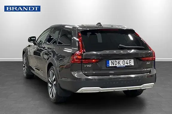Volvo V90 Cross Country 2021 photo 2