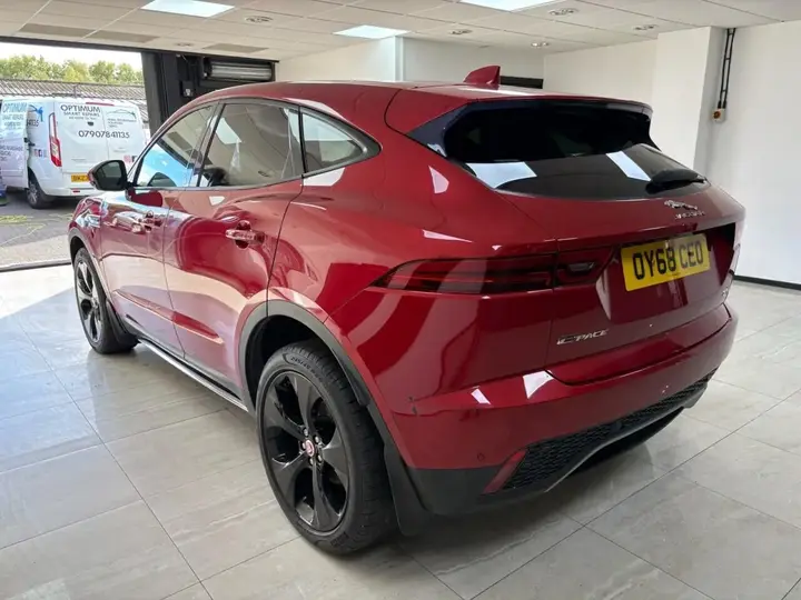 Jaguar E-Pace 2018 photo 5
