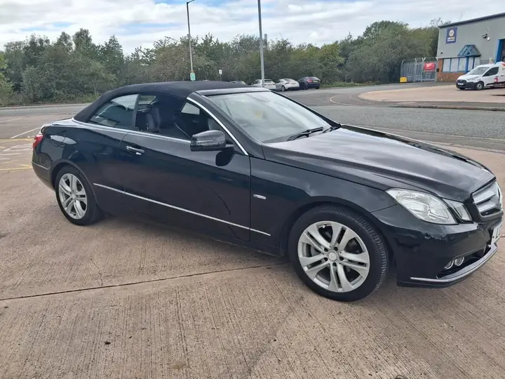 Mercedes-Benz E-Class 2011 photo 2
