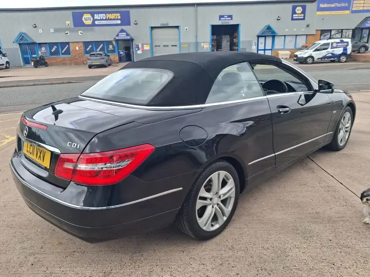 Mercedes-Benz E-Class 2011 photo 5