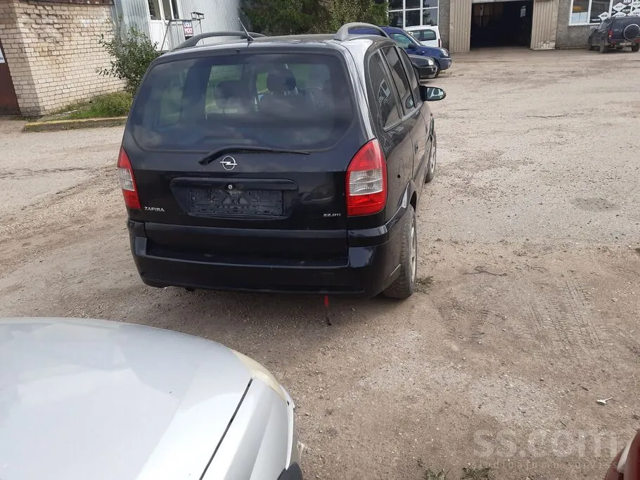 Opel Zafira 2003 photo 2