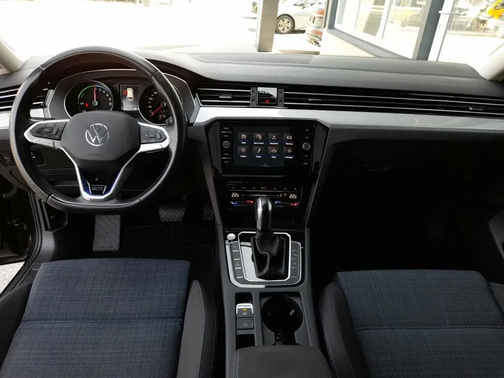 Volkswagen Passat 2022 photo 3