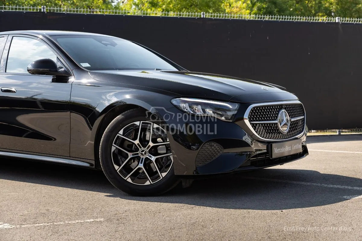 Mercedes-Benz E 220 2025 photo 2