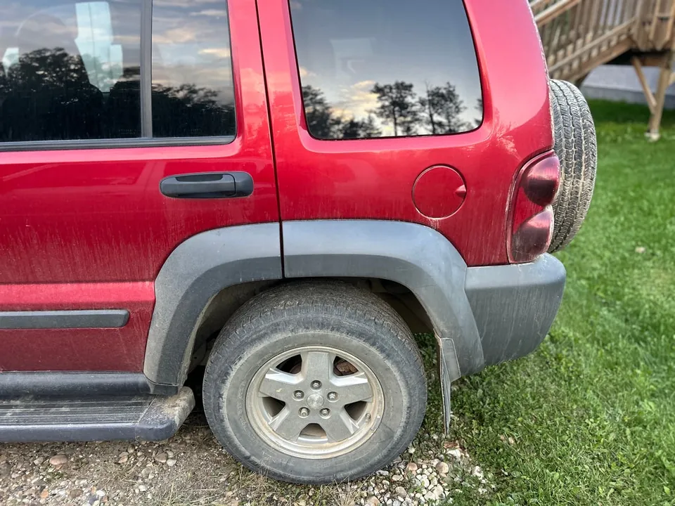 Jeep Liberty 2006 photo 2