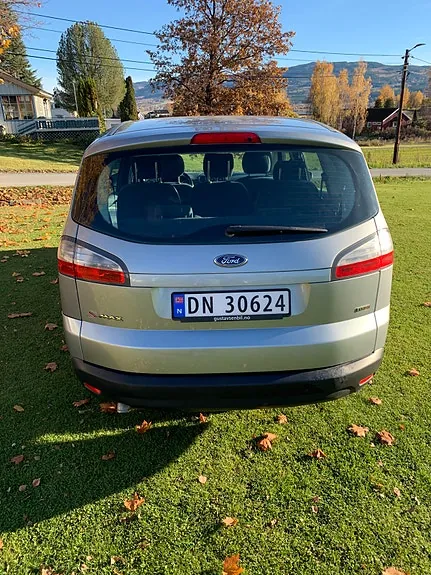 Ford S-Max 2010 photo 4