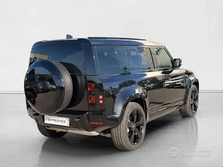 Land Rover Defender 2024 photo 2