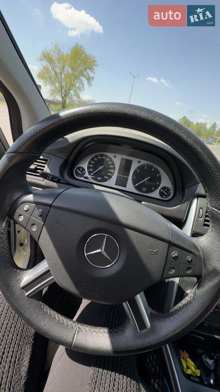Mercedes-Benz B-Class 2009 photo 2