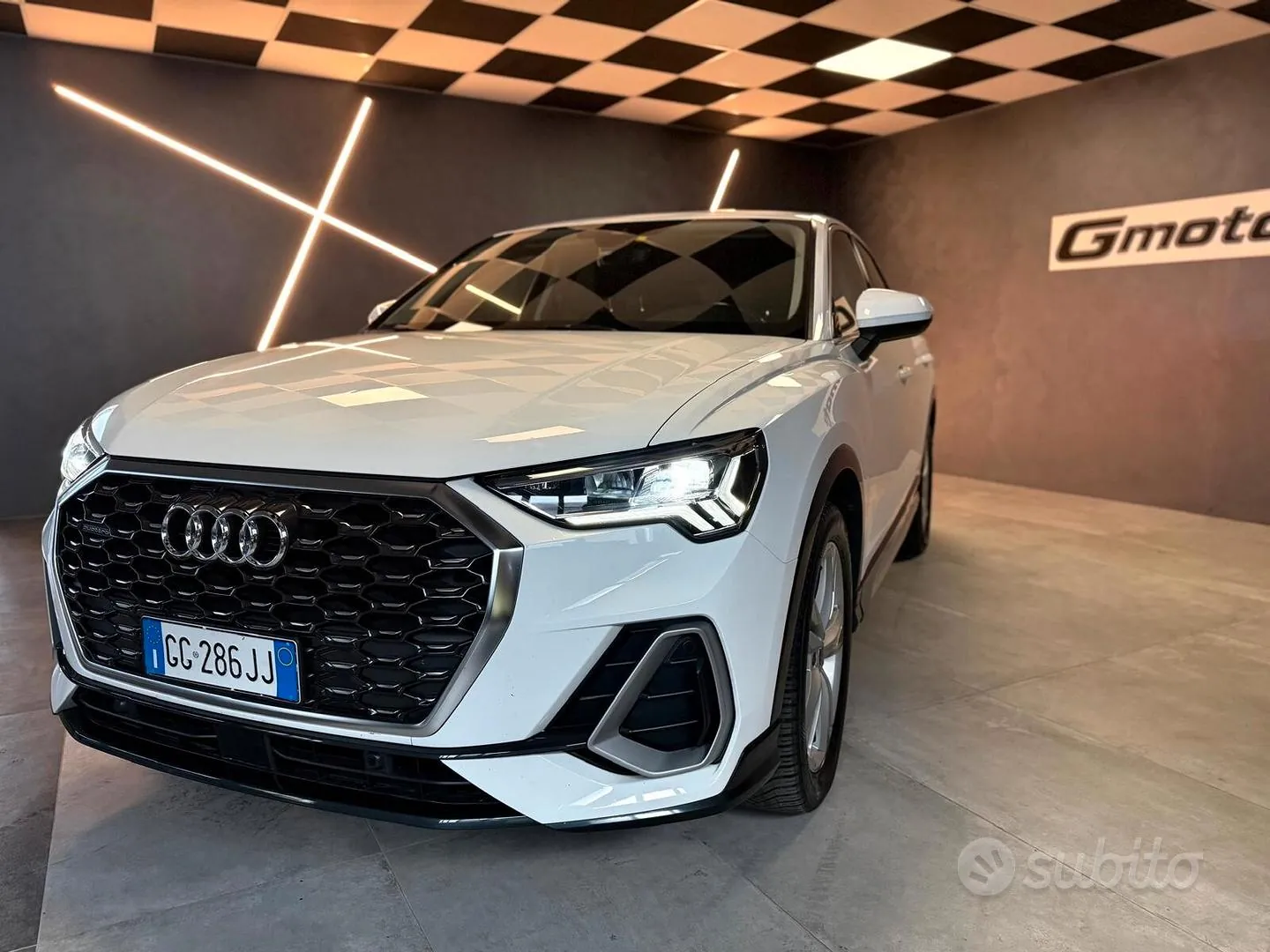Audi Q3 2021 photo 2
