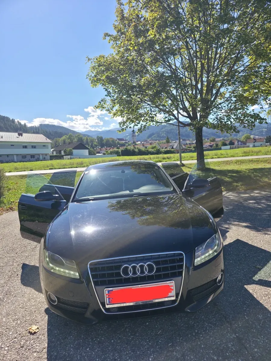 Audi A5 2011 photo 2