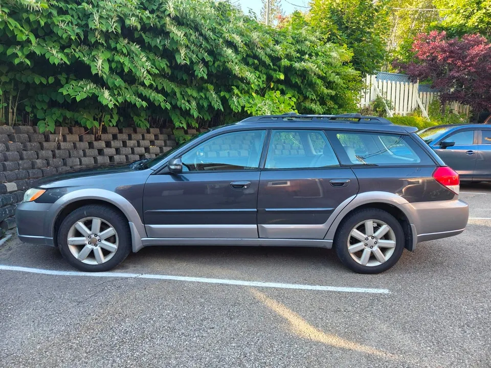 Subaru Outback 2008 photo 2