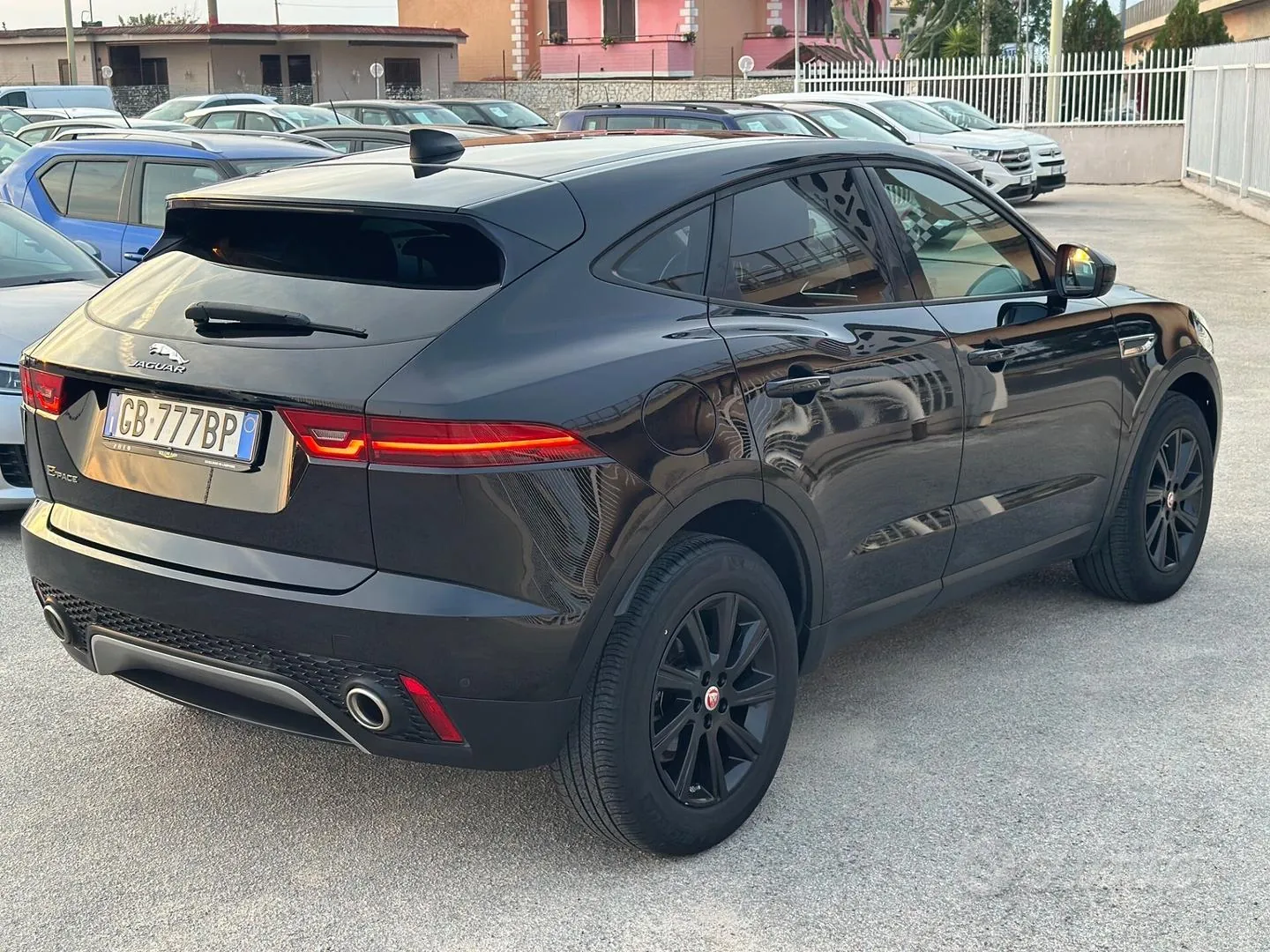 Jaguar E-Pace 2020 photo 4