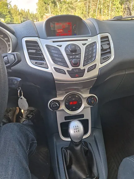 Ford Fiesta 2012 photo 5