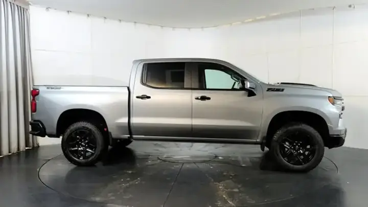 Chevrolet Silverado 1500 2026 photo 2