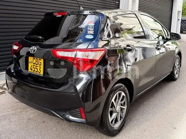 Toyota Vitz 2018 photo 3