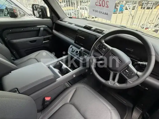 Land Rover Defender 2025 photo 3