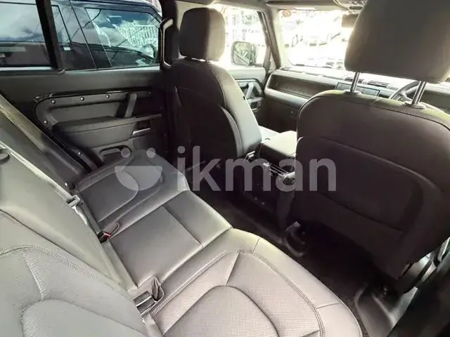 Land Rover Defender 2025 photo 2