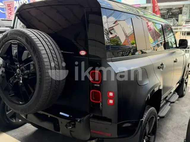 Land Rover Defender 2025 photo 4