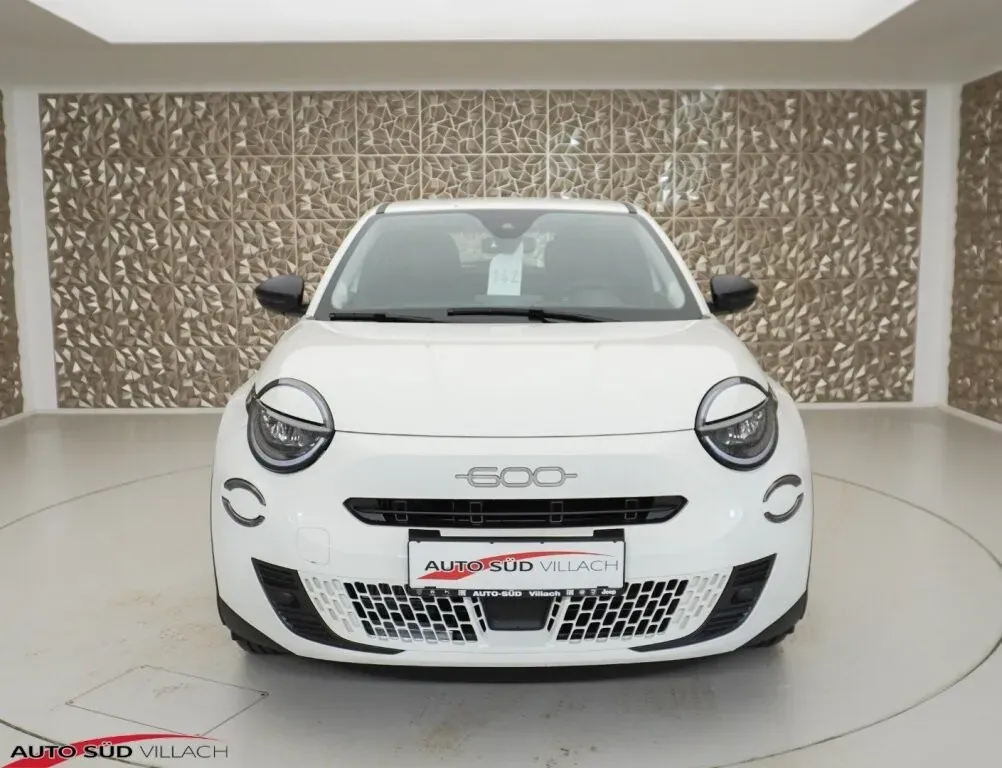 Fiat 600 2025 photo 2