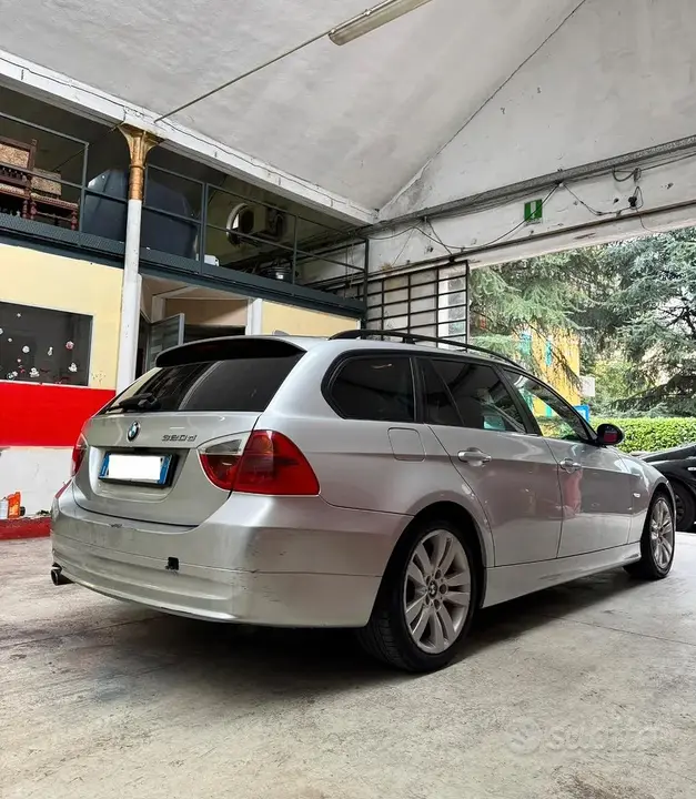 BMW 320D 2008 photo 4