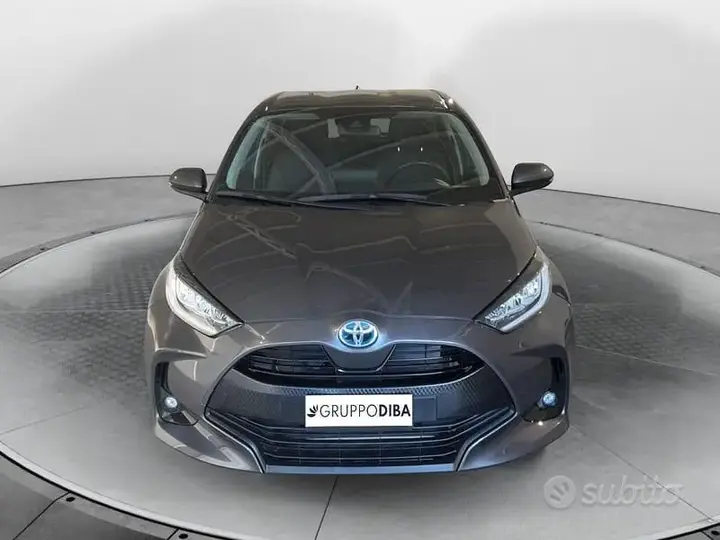 Toyota Yaris 2022 photo 2