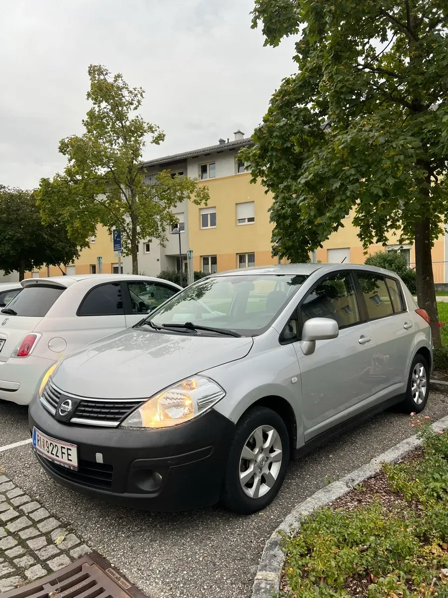 Nissan Tiida 2010 photo 3