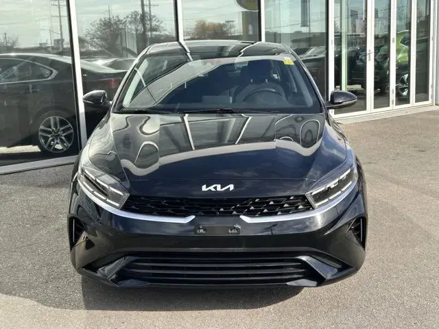 Kia Forte 2023 photo 2